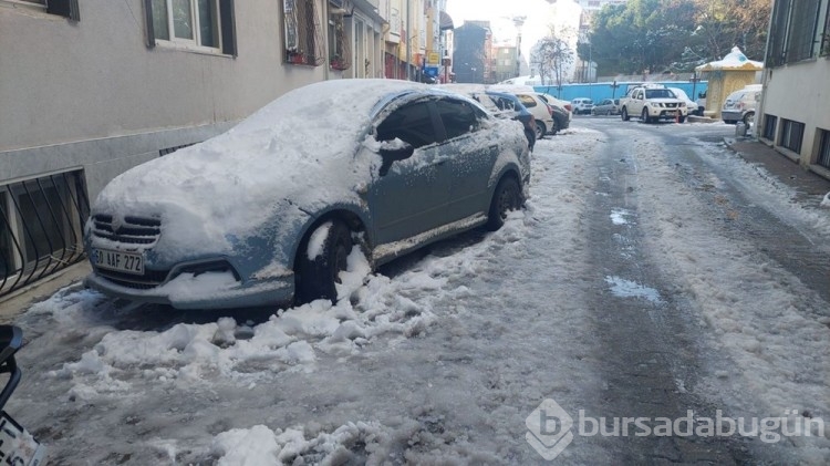 Tekirdağ'da sokaklar buz pistine dönüştü
