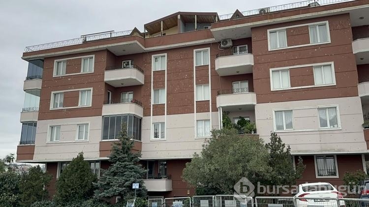 Üsküdar'da istinat duvarı çöktü