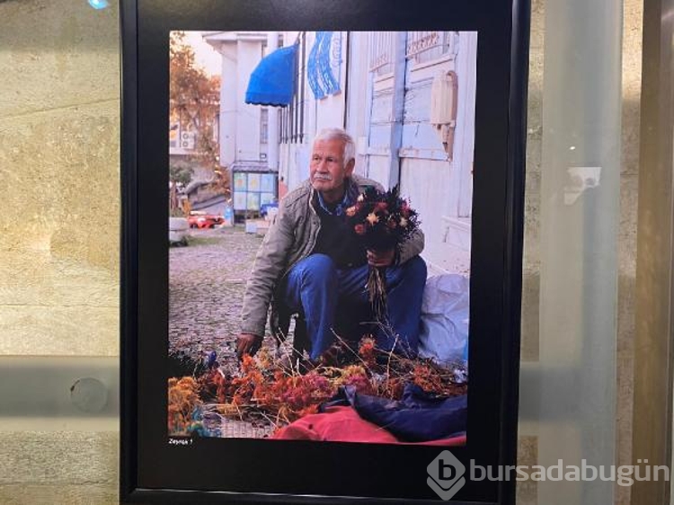 'Gençlerin gözünden ışık, renk, doku ve İstanbul' sergisi sanatseverlerle buluştu
