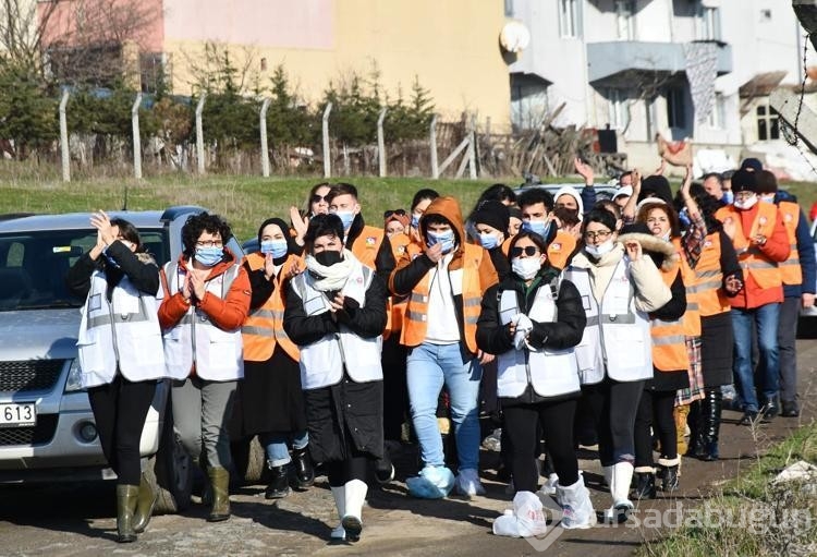 LÖSEV'den kirli akan Çorlu Deresi'nde 'Sen de kansere dur de' etkinliği
