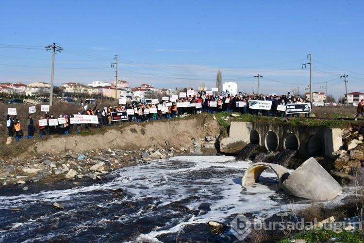 LÖSEV'den kirli akan Çorlu Deresi'nde 'Sen de kansere dur de' etkinliği
