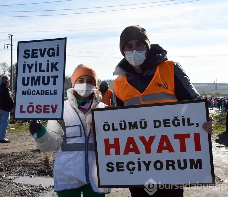 LÖSEV'den kirli akan Çorlu Deresi'nde 'Sen de kansere dur de' etkinliği
