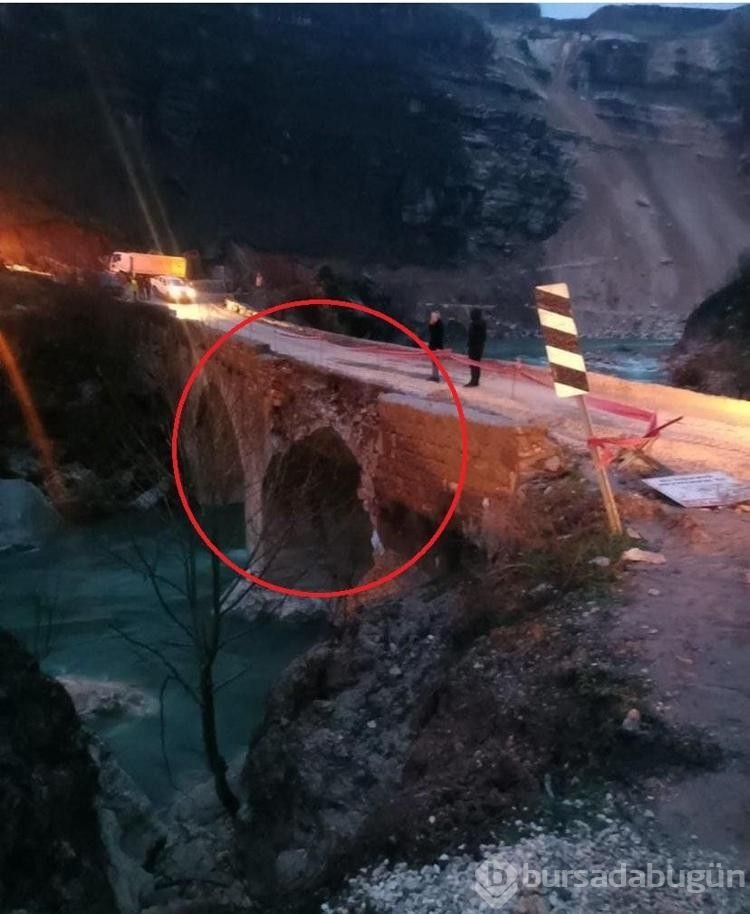 Diyarbakır'da viyadük yapımında dinamit kullanıldı; tarihi köprü zarar gördü