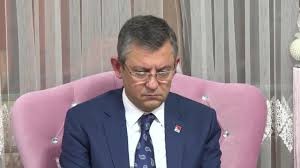 Özgür Özel şehit ailesini ziyaret etti!