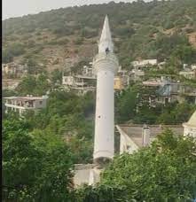 Depremle birlikte aylardır minaresiz kalan camiye, çelikten 26 metrelik minare!