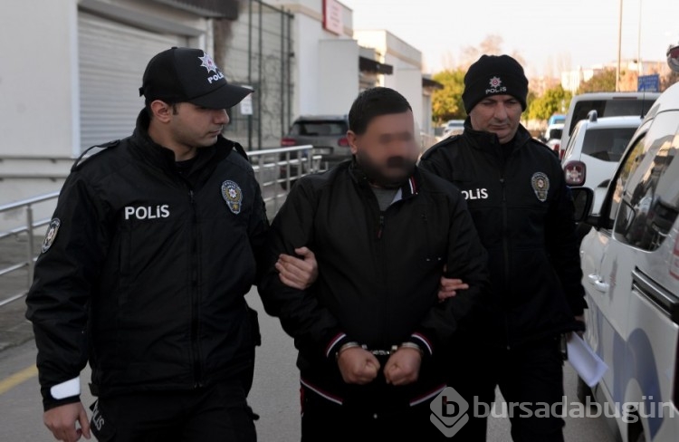 Adana'da 2 eve 'silah ve uyuşturucu' operasyonu!