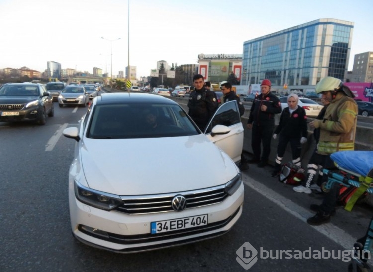 İstanbul'da alkollü sürücü direksiyon başında uyudu!