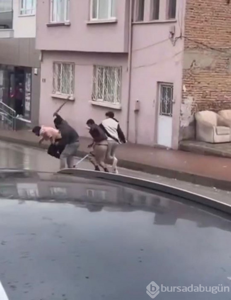 Eskişehir'de sokak ortasında sopalı borç kavgası
