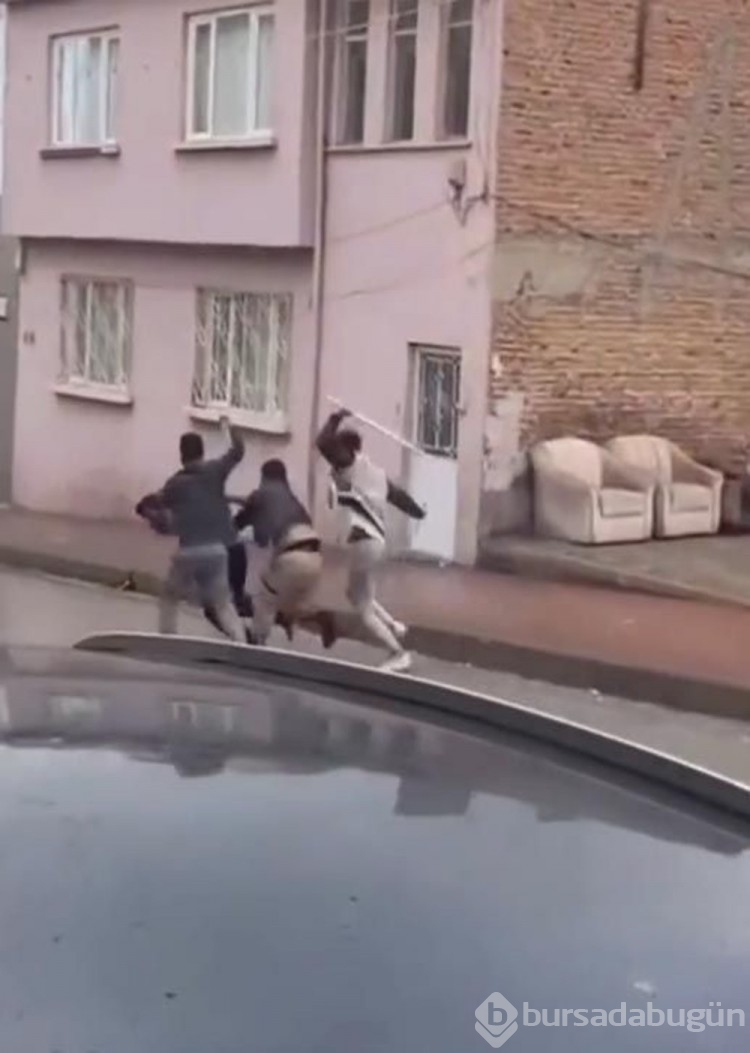Eskişehir'de sokak ortasında sopalı borç kavgası
