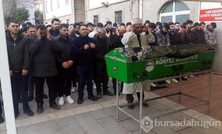 Şambrelle kayarken yüksekten düşen kadın öldü