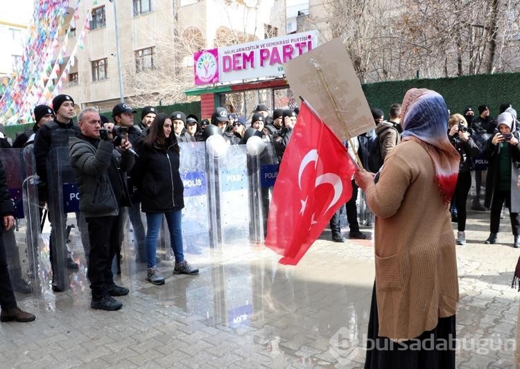 Evlat nöbetine katılan anne: Umudumuz her geçen gün artıyor
