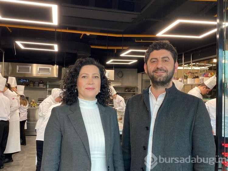 Down sendromlu öğrenciler üniversite eğitimi alarak pasta yaptı
