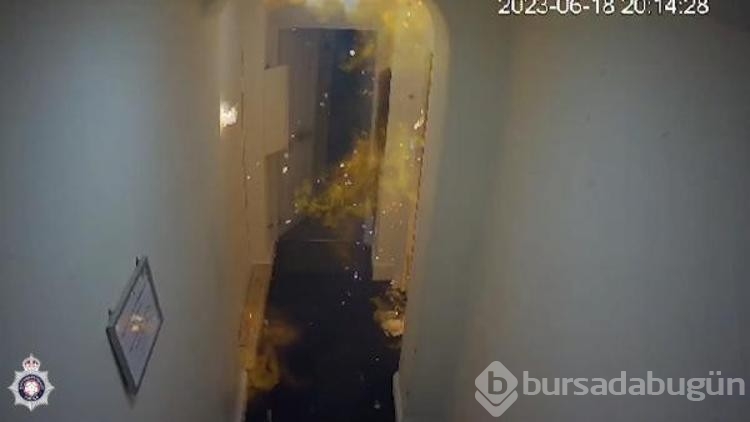 İngiltere'de eski sevgilisinin kapısını patlatan kadına 6 yıl hapis cezası 