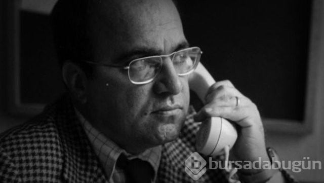 CHP heyeti, Gazeteci-yazar Uğur Mumcu'nun ölümünü 31'inci yılını evinin önünde andı