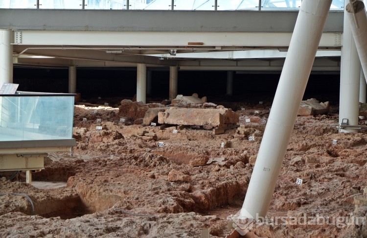 Türkiye'nin ilk nekropol müzesinde cam üzerinde tarihi yolculuk