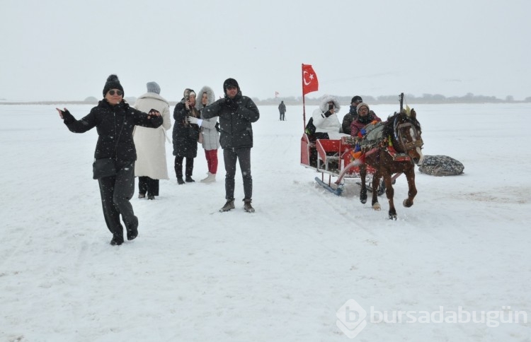 Kars Çıldır Gölü'nde Kafkas dansı