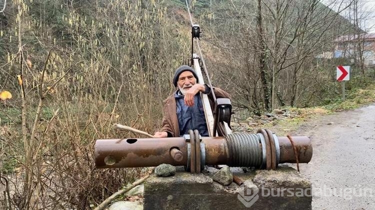 Rize'de 35 yıldır evine 75 metre yüksekten geçen ilkel teleferik ile ulaşıyor 