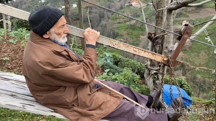 Rize'de 35 yıldır evine 75 metre yüksekten geçen ilkel teleferik ile ulaşıyor 