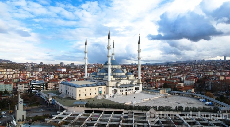 Kocatepe Camii'nin gökyüzü ile buluşması havadan görüntülendi