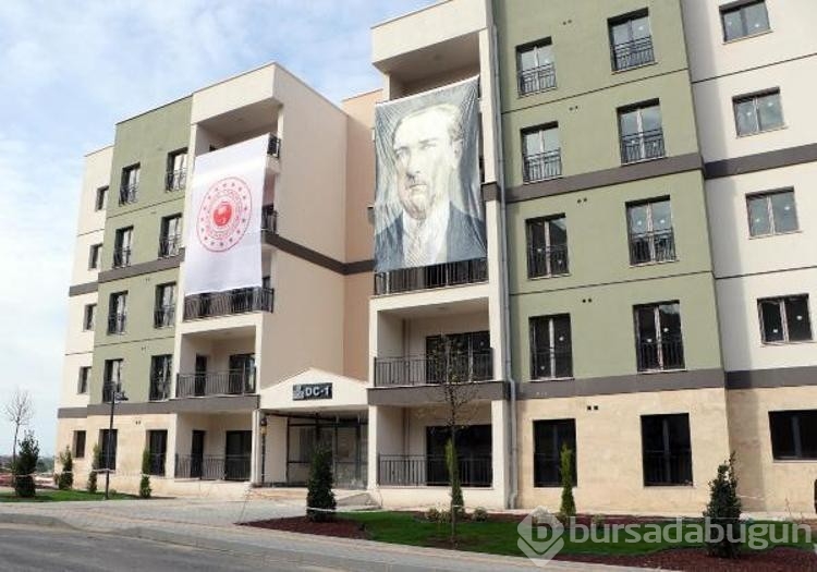 Adana'da 1589 deprem konutu hak sahiplerine teslim ediliyor 