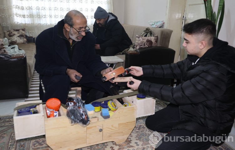 Hırsızın eli kanser hastası yaşlı adamın ekmek teknesine uzandı