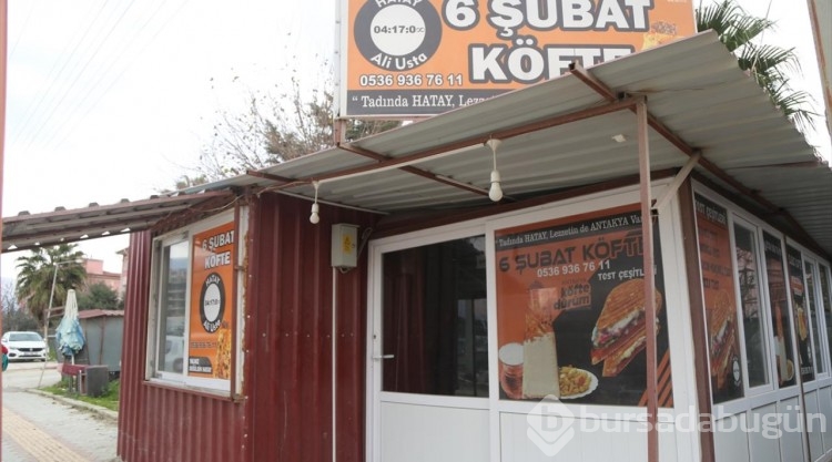 Hatay esnafı tabelalarla depremi anıyor