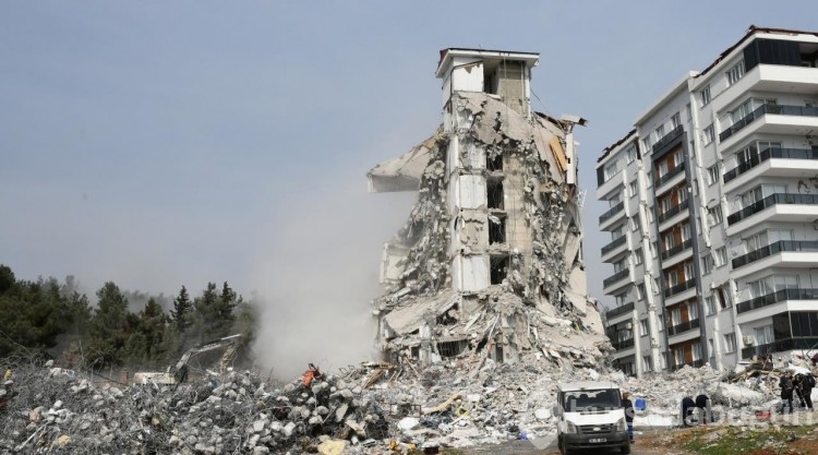 Fotoğraflarla asrın felaketi: 53 binden fazla canımız gitti