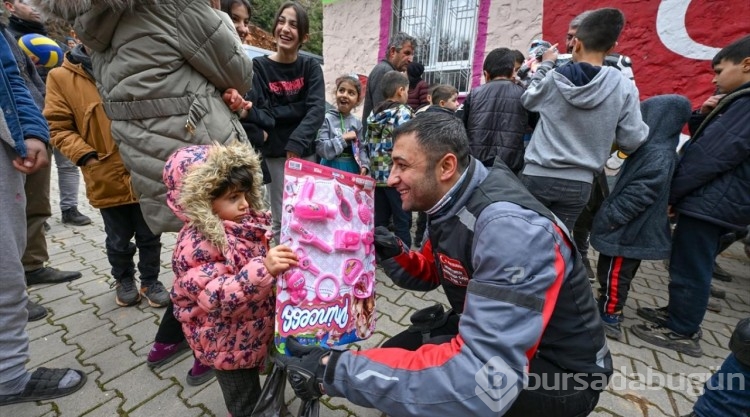 Motorcular bu kez depremzede köy çocukları için gaza bastı