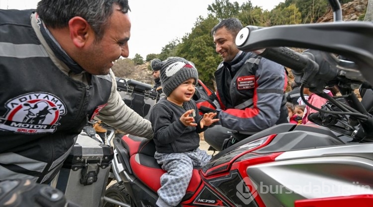 Motorcular bu kez depremzede köy çocukları için gaza bastı