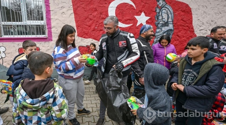 Motorcular bu kez depremzede köy çocukları için gaza bastı