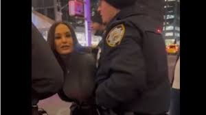 Lisa Ann gittiği komedi şovunda tutuklandı!