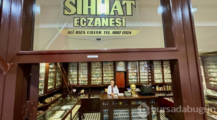 Geleceğin eczacıları asırlık "Sıhhat Eczanesi"nde yetişiyor

