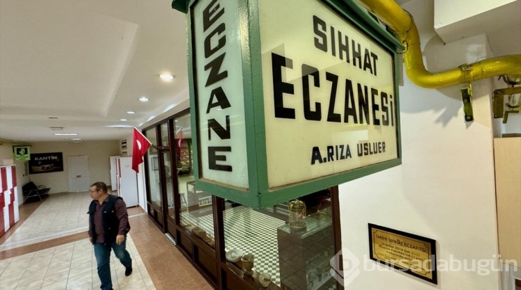 Geleceğin eczacıları asırlık "Sıhhat Eczanesi"nde yetişiyor
