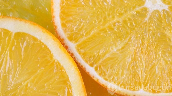 Portakalı kabuğuyla yiyen kadın sosyal medyada gündem oldu