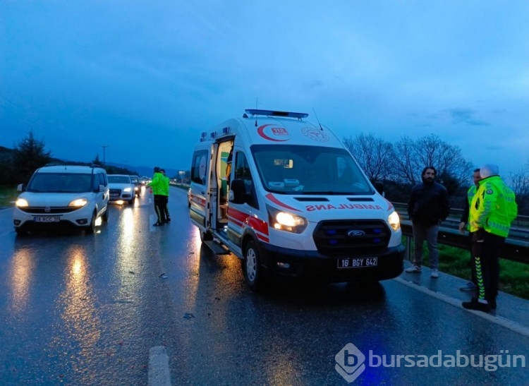 Bursa'da zincirleme kazada 2 polis yaralandı!