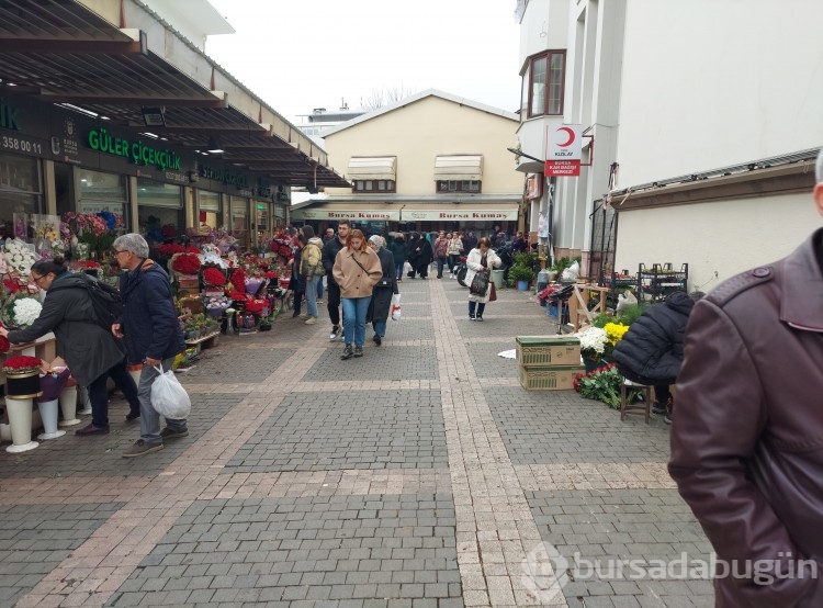 Çiçekçilerde 14 Şubat yoğunluğu başladı! Çiçek fiyatları ne durumda?