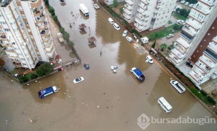 Antalya'yı sağanak vurdu
