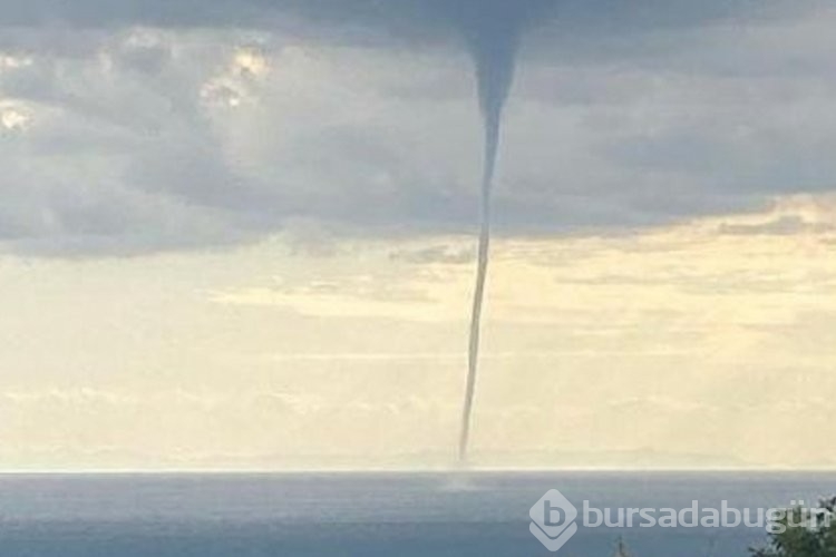 Mersin'de denizde hortum oluştu