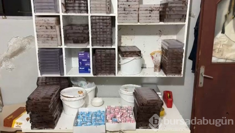 Merdiven altı çikolata imalathanesinde mide bulandıran görüntü
