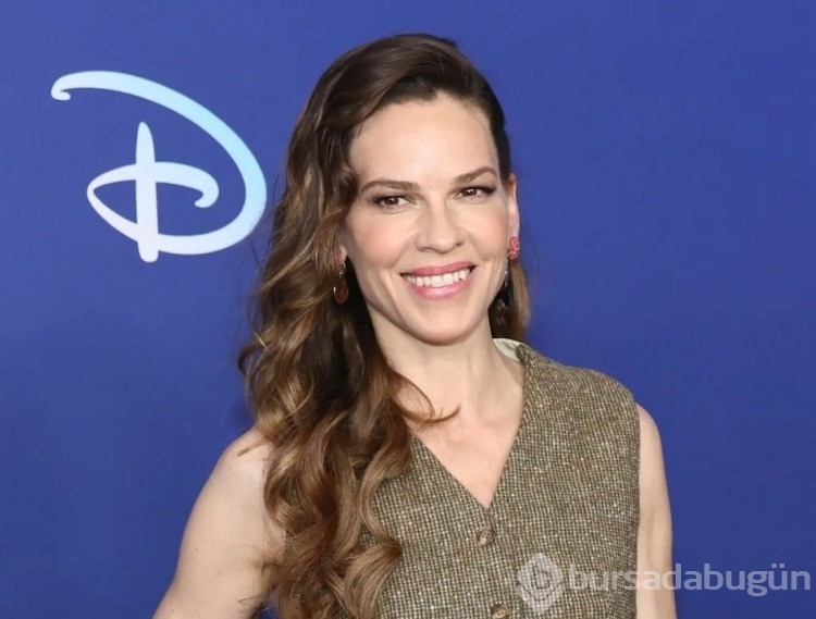 48 yaşındaki Hilary Swank ikizlerinin adlarını ilk kez paylaştı