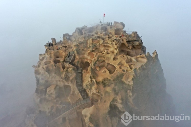 Kapadokya'daki "sis denizi" turistlerin odağı oldu
