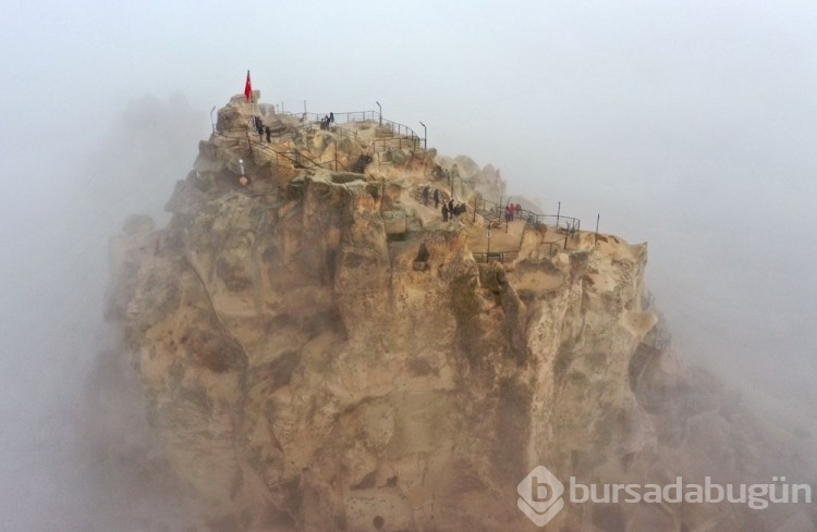 Kapadokya'daki "sis denizi" turistlerin odağı oldu
