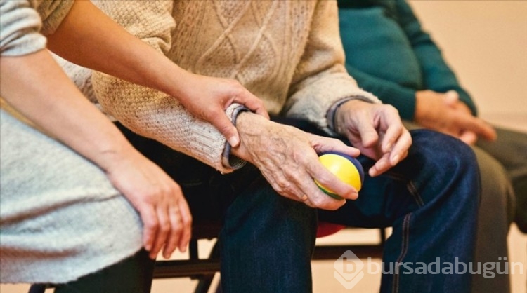 Alzheimer'ın 10 önemli işaretlerini profesörler açıkladı
