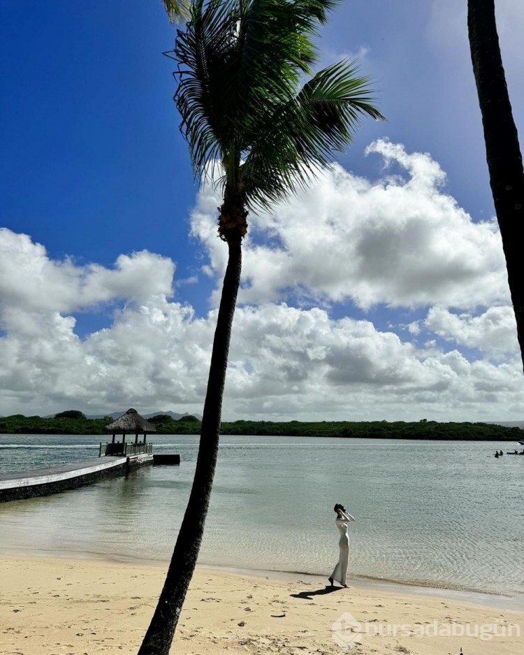 Hande Erçel şimdi de Mauritius tatilinde
