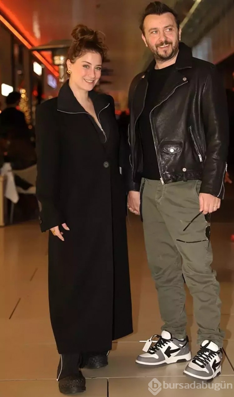 Hazal Kaya ve Ali Atay çifti el ele alışveriş turunda!
