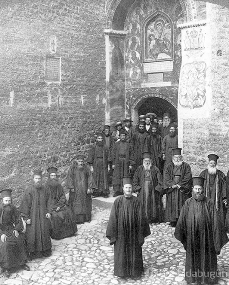 Hayatı boyunca hiç kadın görmeyen Yunan rahip: Mihailo Tolotos
