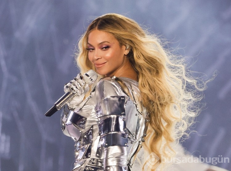 Beyonce zirveye yerleşen ilk siyahi kadın olarak tarih yazdı!
