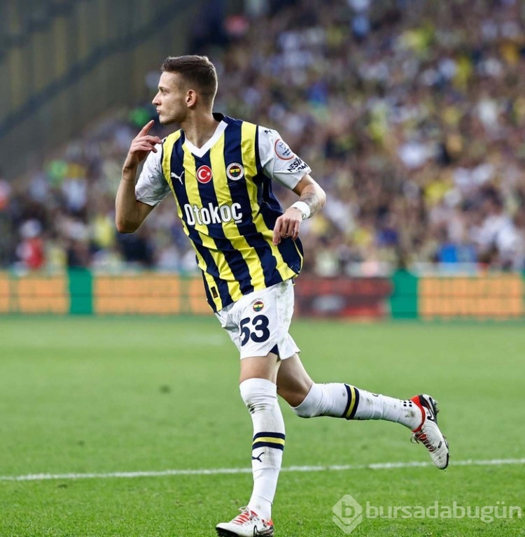 Dünya devi Fenerbahçe'nin yıldızını istiyor!