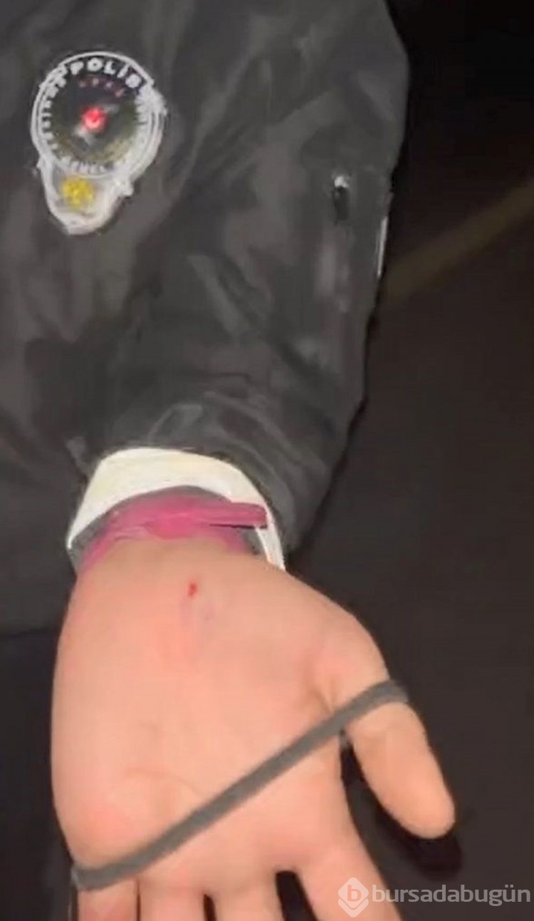 Başakşehir'de takside şiddet: Ücreti ödemeyen kadın yolcu hem şoföre hem polise saldırdı
