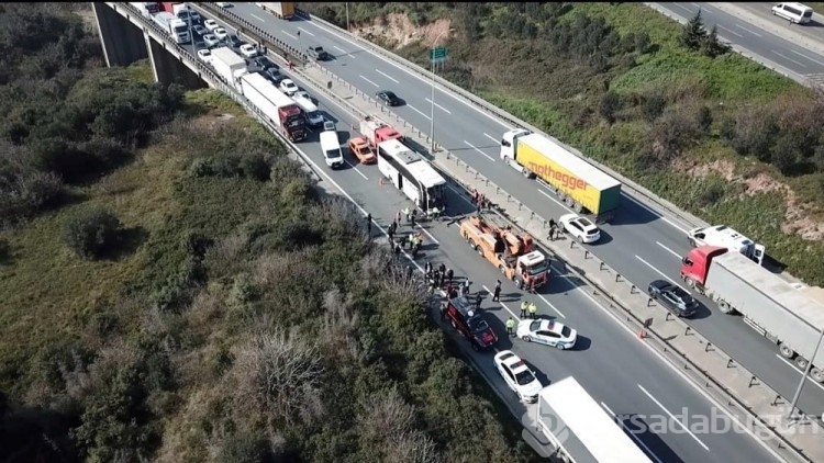 TEM'de zincirleme kaza: Ankara yönü trafiğe kapandı
